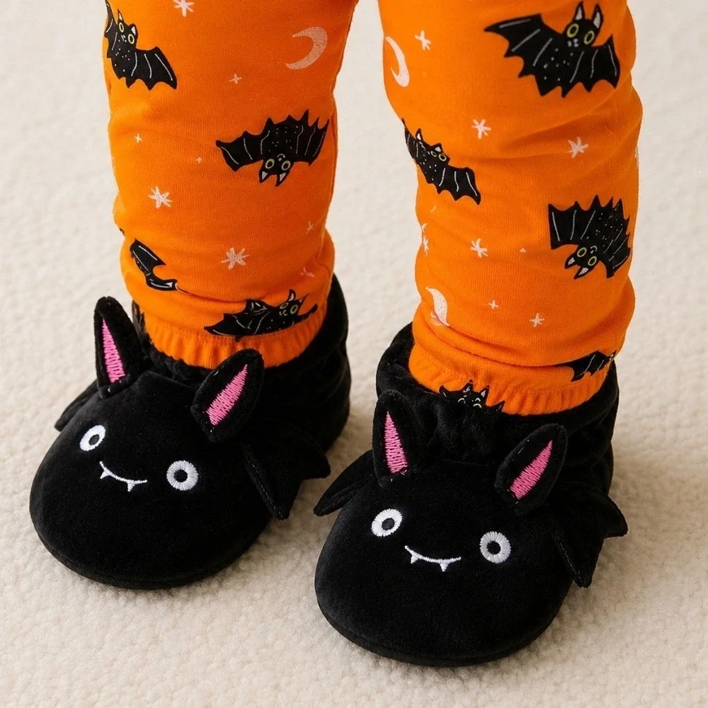 Old Navy Baby NWT 3-6M 2 pc Bat Sweatshirt Jogger & Bootie Set Spooky Halloween